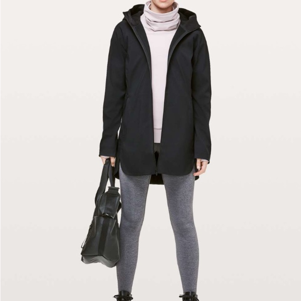 Lululemon Glyde Along Soft Shell size 6